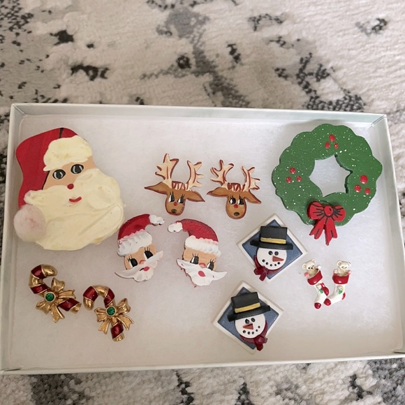 Vintage Jewelry - Vintage Handmade Wooden Christmas Holiday Pins with Earrings gift